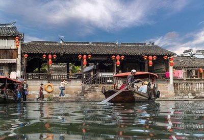 楓涇古鎮(zhèn)景區(qū)景點(diǎn)逐步開(kāi)放,向全國(guó)醫(yī)務(wù)工作者送出&ldquo;免費(fèi)游覽&rdquo;福利